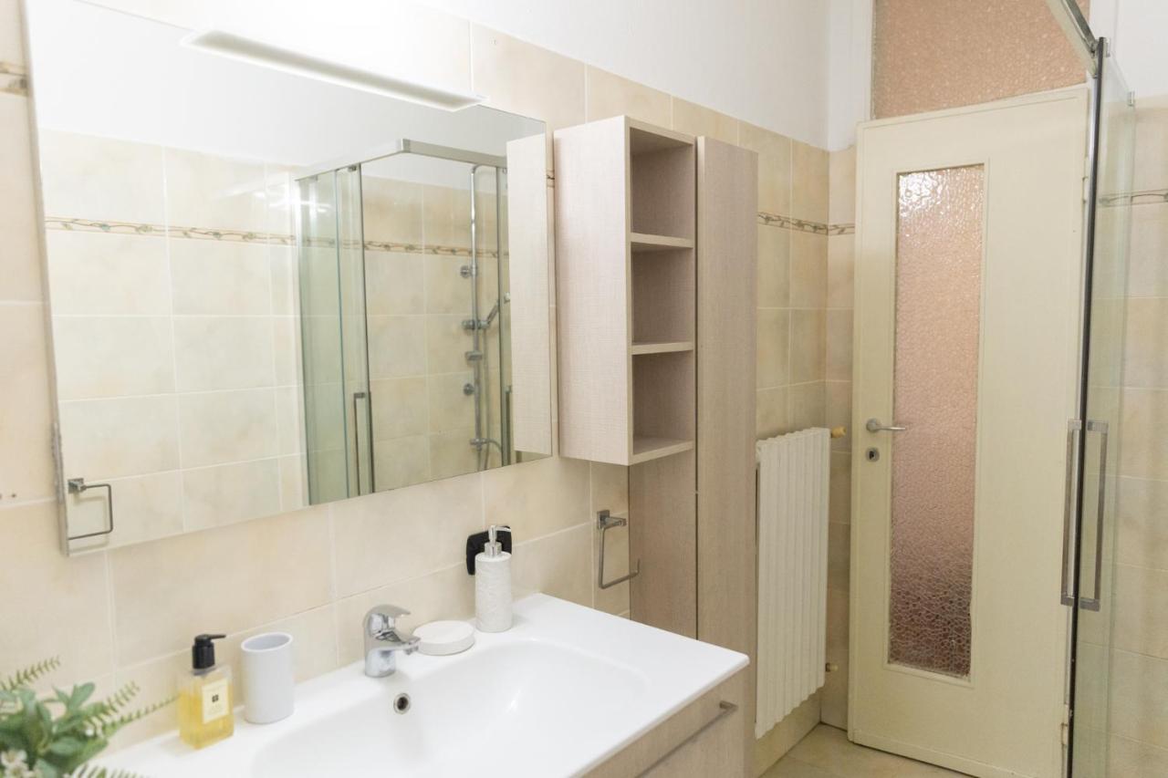 Sweet House Corso Genova Apartment มิลาน ภายนอก รูปภาพ